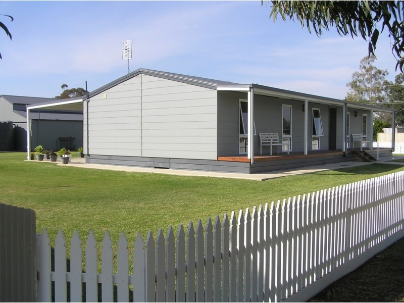 117 MAHONGA STREET, Jerilderie NSW 2716