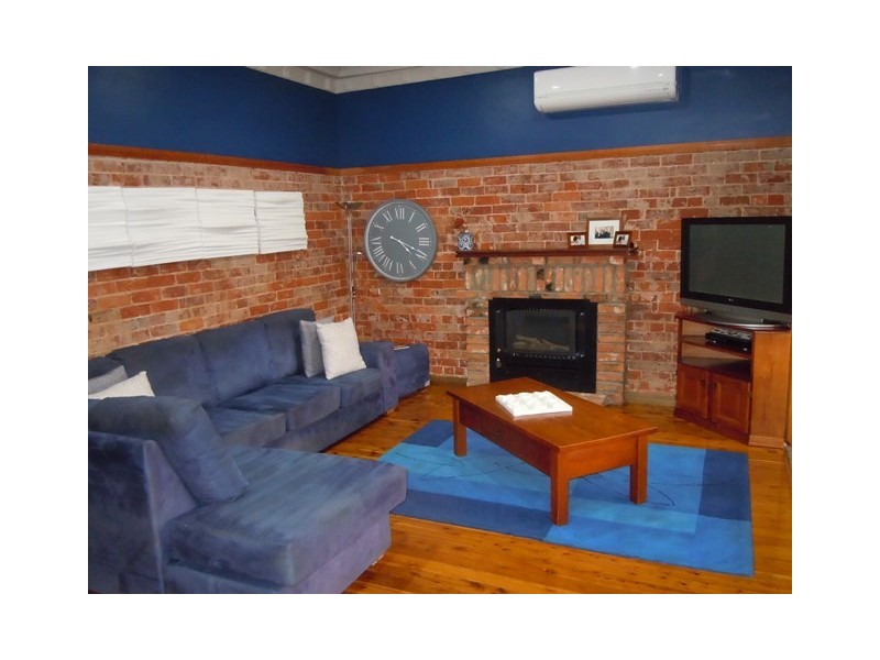 148 Larmer Street, Narrandera NSW 2700