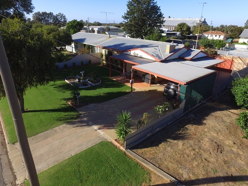 72 Coreen Street, Jerilderie NSW 2716