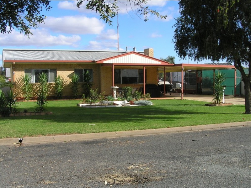 72 Coreen Street, Jerilderie NSW 2716
