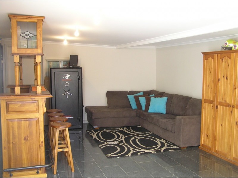 72 Coreen Street, Jerilderie NSW 2716