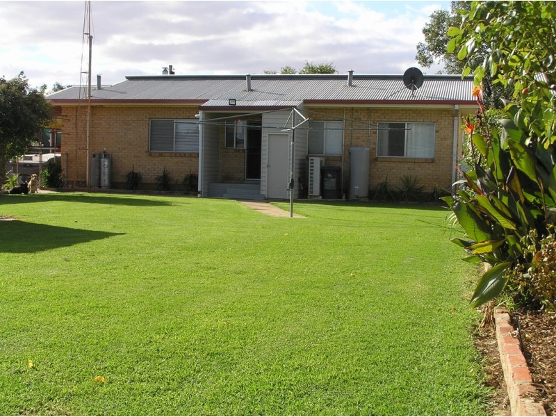 72 Coreen Street, Jerilderie NSW 2716