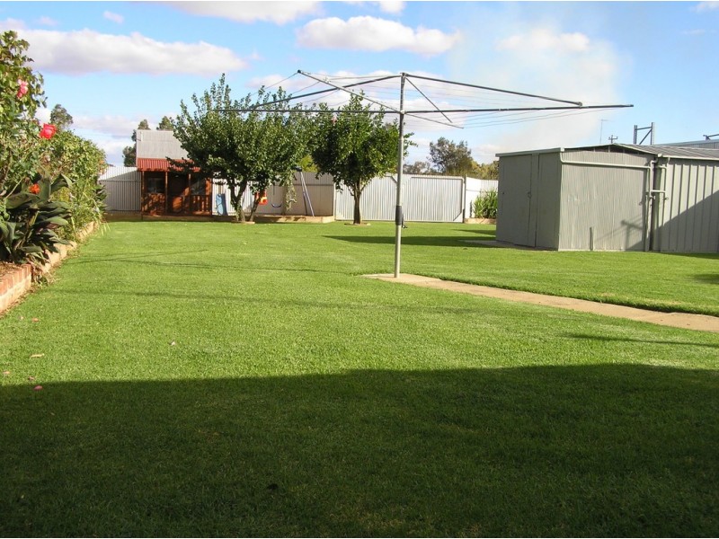 72 Coreen Street, Jerilderie NSW 2716