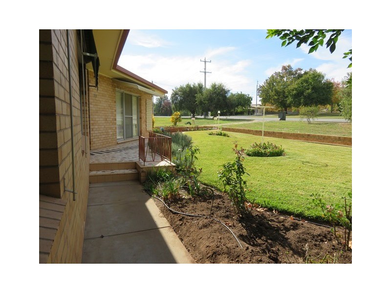 28 Frederica Street, Narrandera NSW 2700