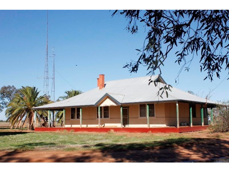 ”Raheen” Raheen Road, Hay NSW 2711