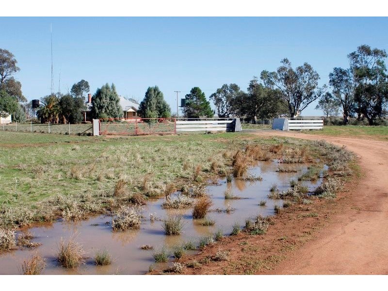 ”Raheen” Raheen Road, Hay NSW 2711