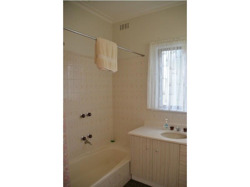 5 Mountain Avenue, Mount Beauty VIC 3699