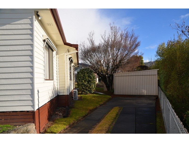 5 Mountain Avenue, Mount Beauty VIC 3699