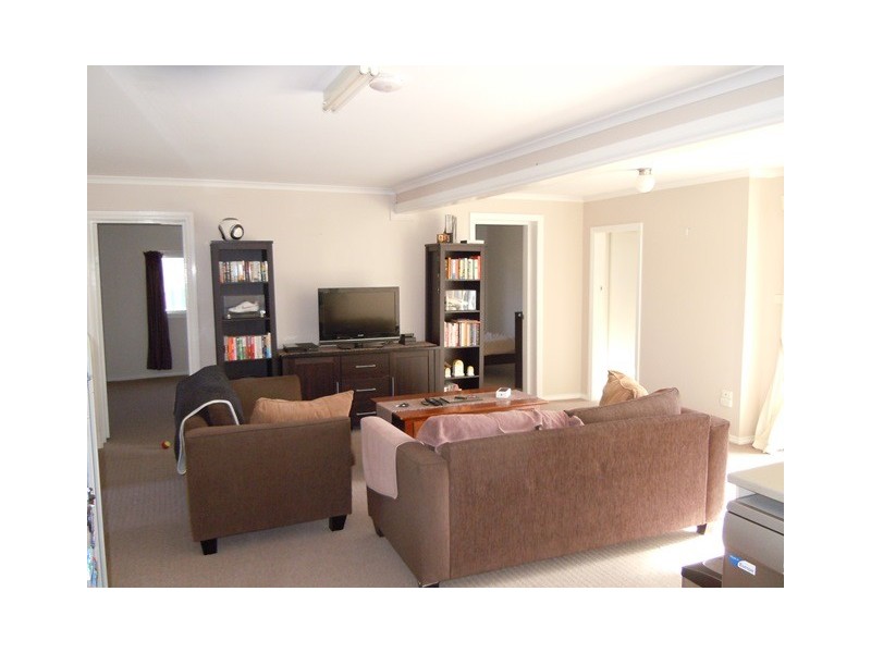 33 Victoria Avenue, Narrandera NSW 2700