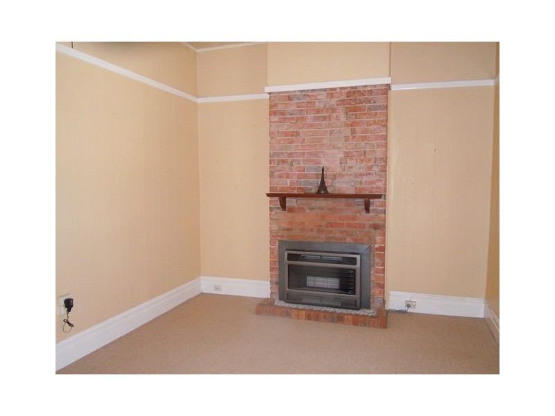 33 Victoria Avenue, Narrandera NSW 2700