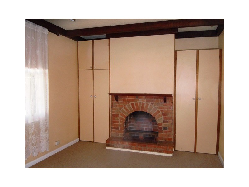 33 Victoria Avenue, Narrandera NSW 2700