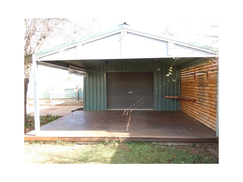 33 Victoria Avenue, Narrandera NSW 2700