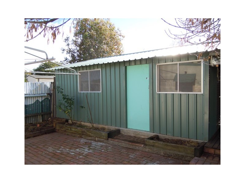 33 Victoria Avenue, Narrandera NSW 2700