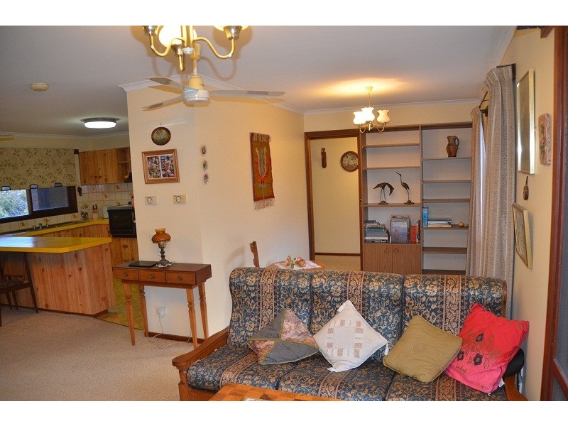 2 Showers Avenue, Bright VIC 3741