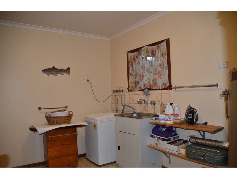 2 Showers Avenue, Bright VIC 3741