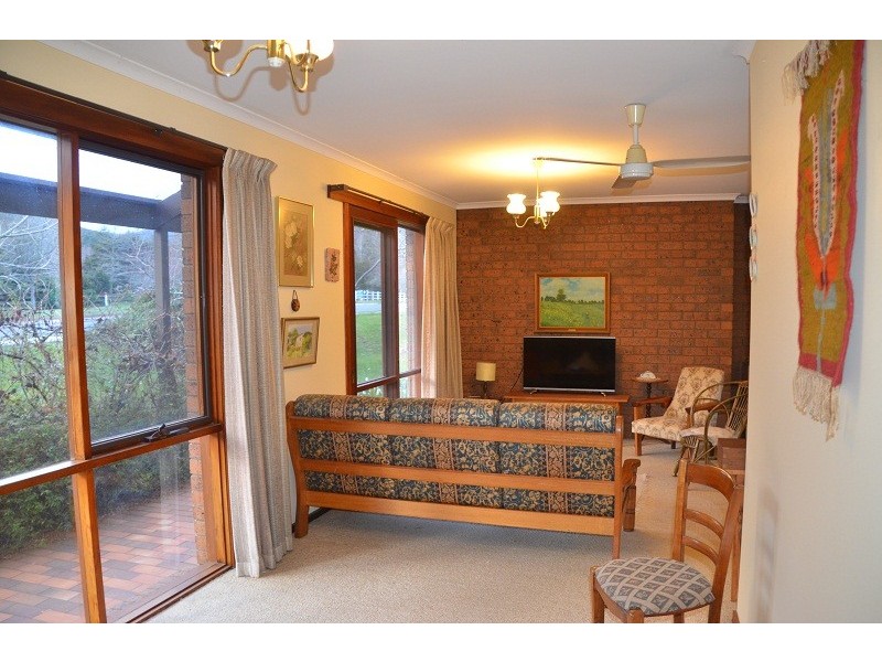 2 Showers Avenue, Bright VIC 3741