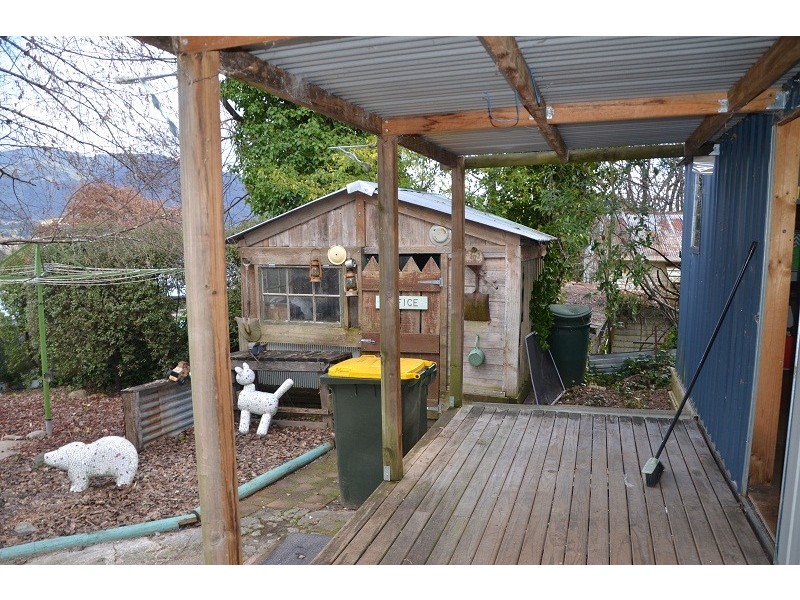 31 Bogong Avenue, Mount Beauty VIC 3699