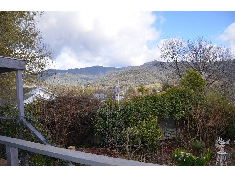 31 Bogong Avenue, Mount Beauty VIC 3699