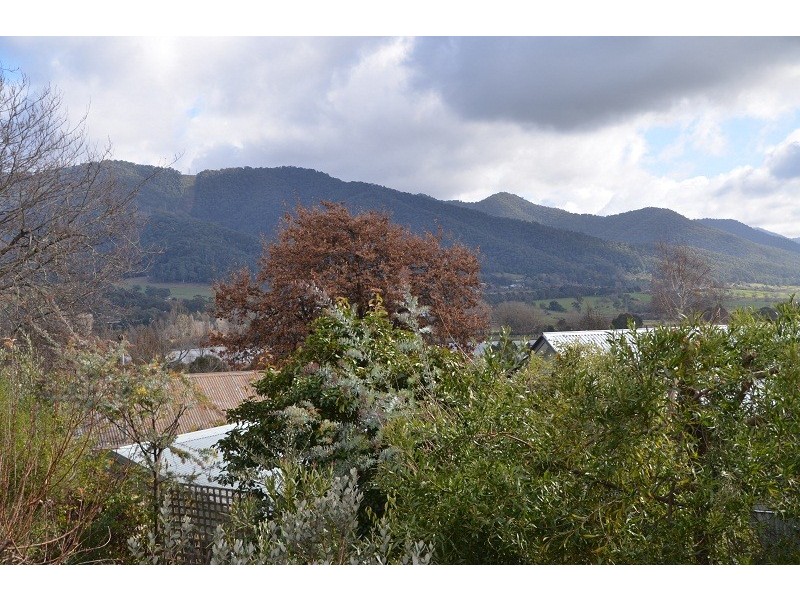 31 Bogong Avenue, Mount Beauty VIC 3699