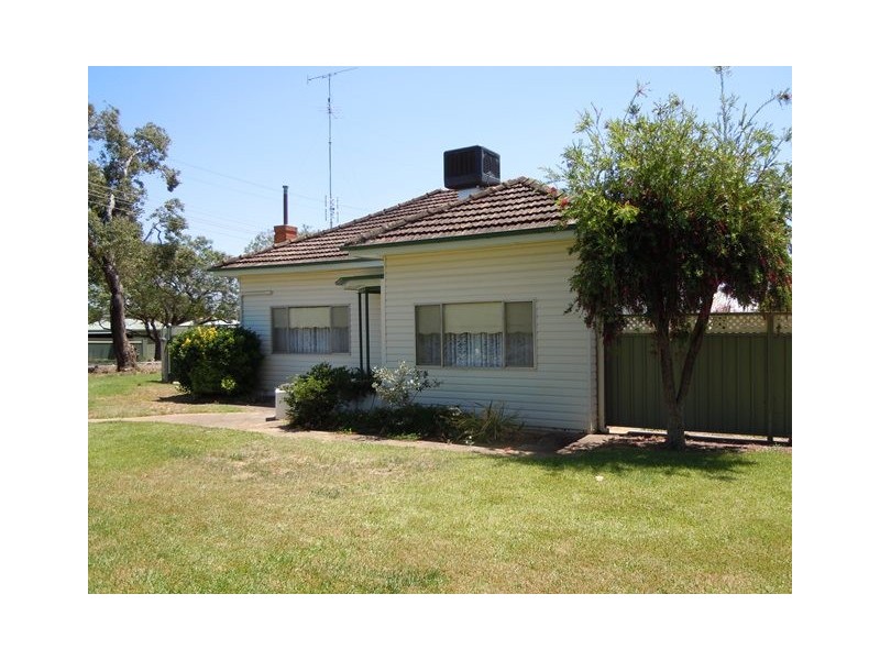27 Audley Street, Narrandera NSW 2700