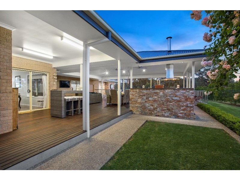 12 Pony Court, Table Top NSW 2640
