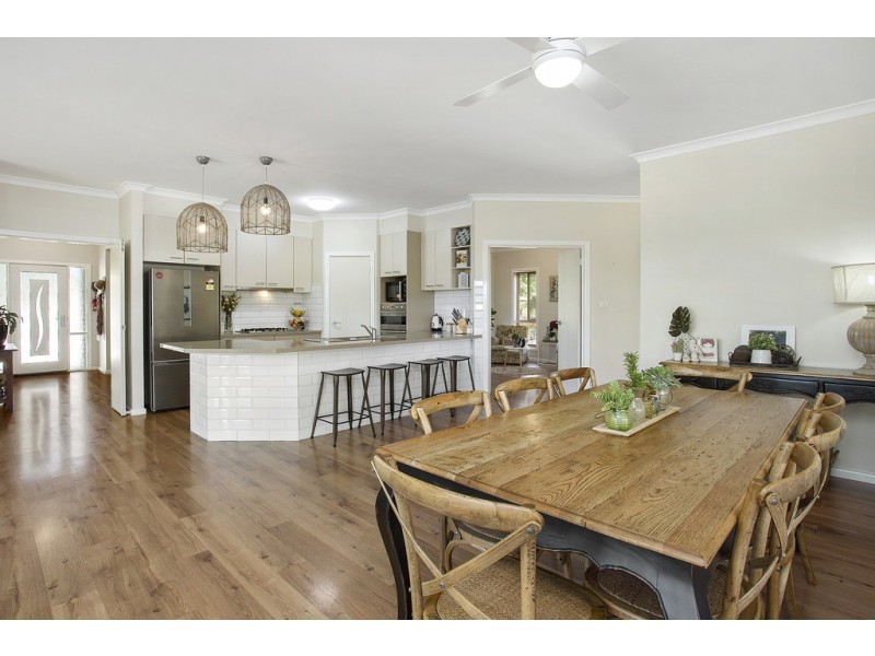 12 Pony Court, Table Top NSW 2640