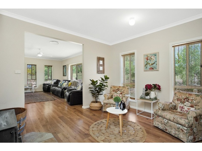 12 Pony Court, Table Top NSW 2640