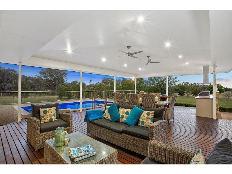 12 Pony Court, Table Top NSW 2640