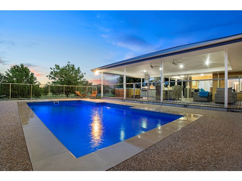 12 Pony Court, Table Top NSW 2640