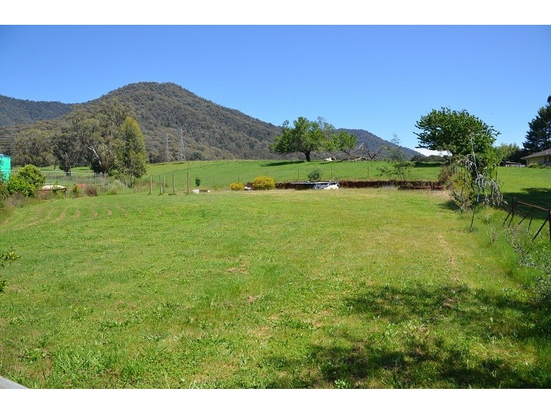 14 Hores Lane, Tawonga VIC 3697