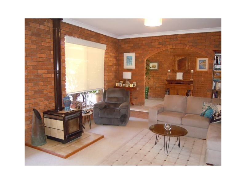 4 Bells Road, Narrandera NSW 2700