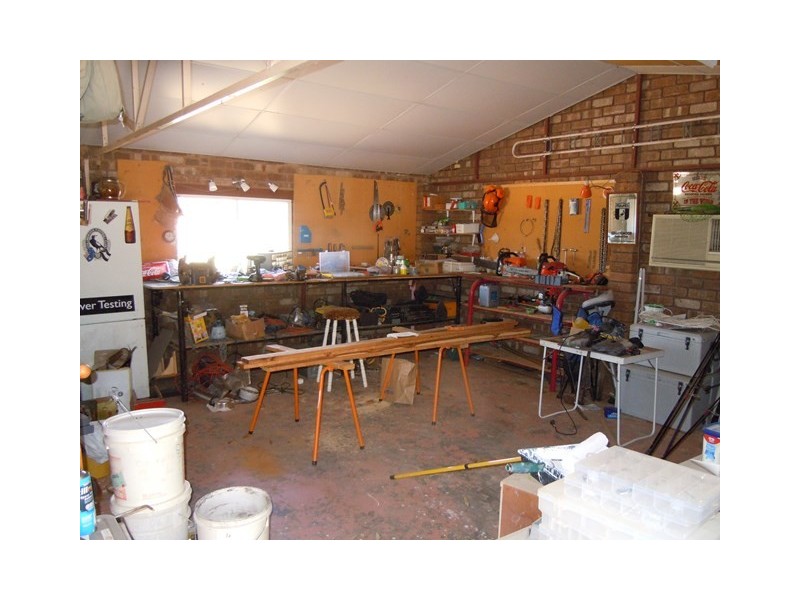 4 Bells Road, Narrandera NSW 2700