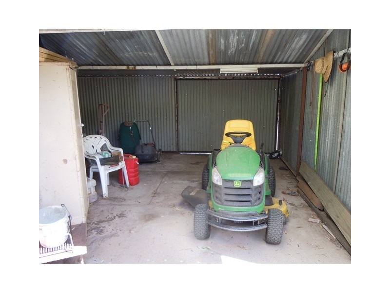 4 Bells Road, Narrandera NSW 2700