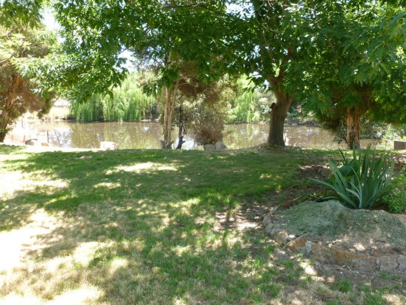 71 Forrest Lane, Chiltern VIC 3683