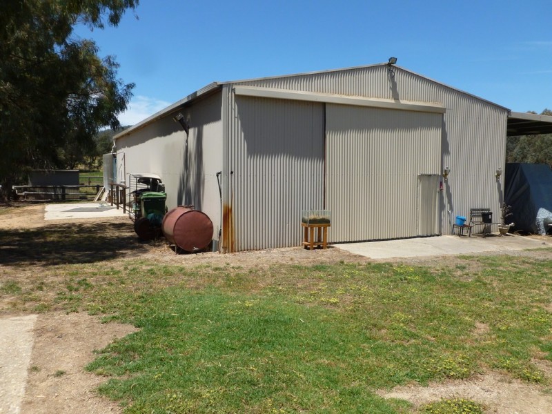 71 Forrest Lane, Chiltern VIC 3683