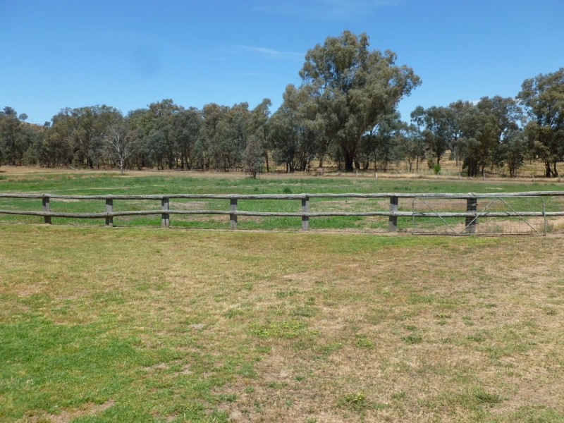 71 Forrest Lane, Chiltern VIC 3683