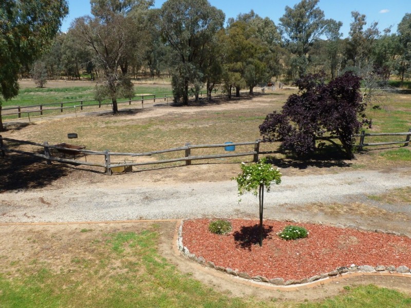 71 Forrest Lane, Chiltern VIC 3683