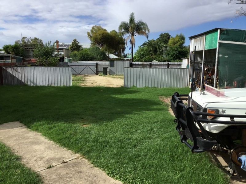 76 MAHONGA STREET, Jerilderie NSW 2716