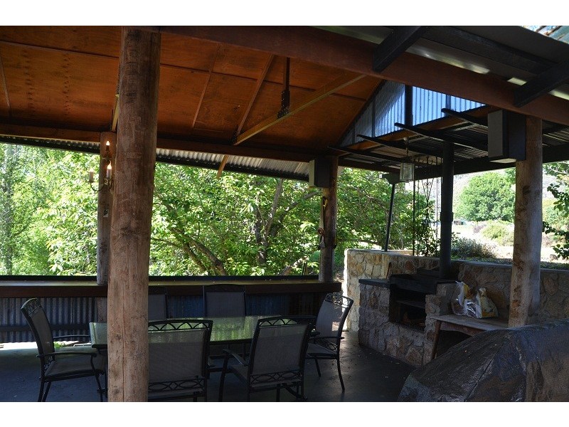 184 Kiewa Valley Highway, Tawonga VIC 3697