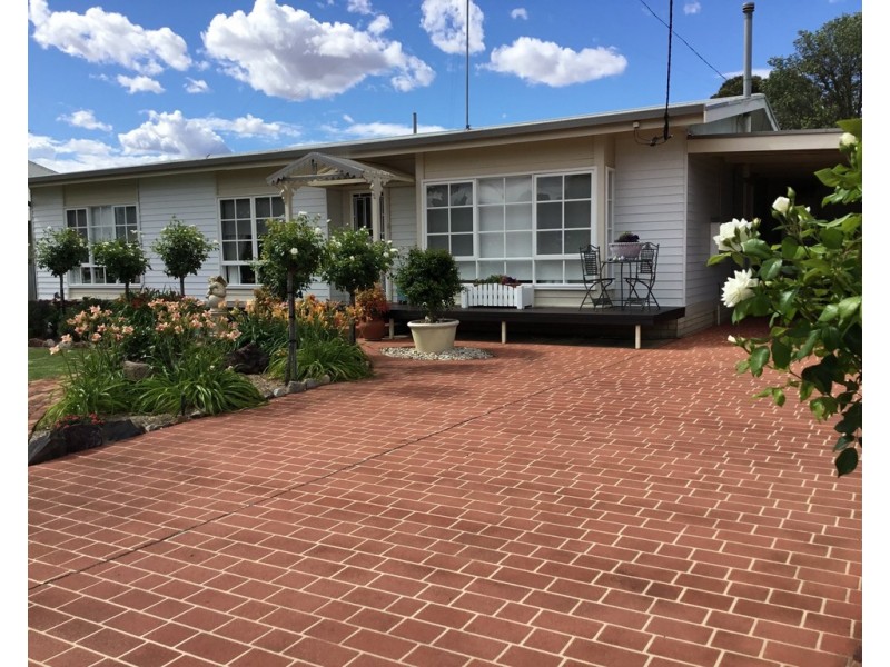 29 COREEN STREET, Jerilderie NSW 2716