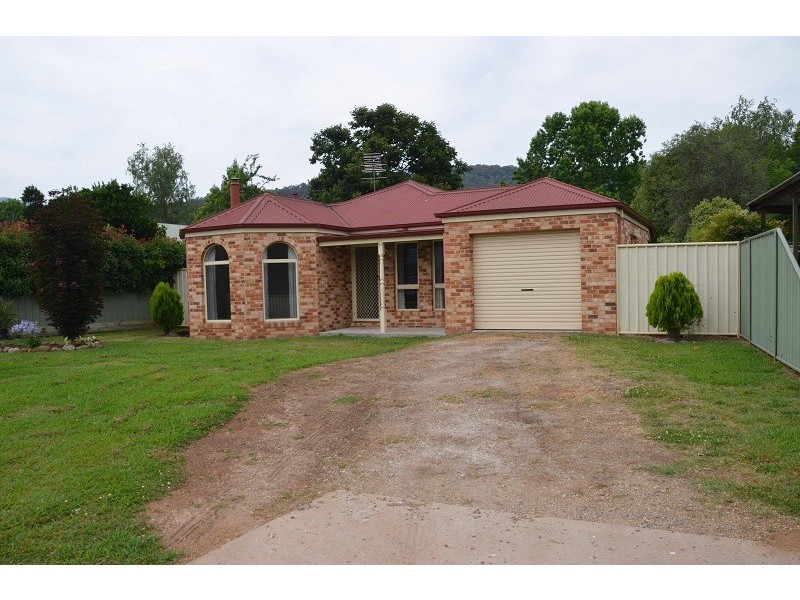 14 Valley Avenue, Mount Beauty VIC 3699