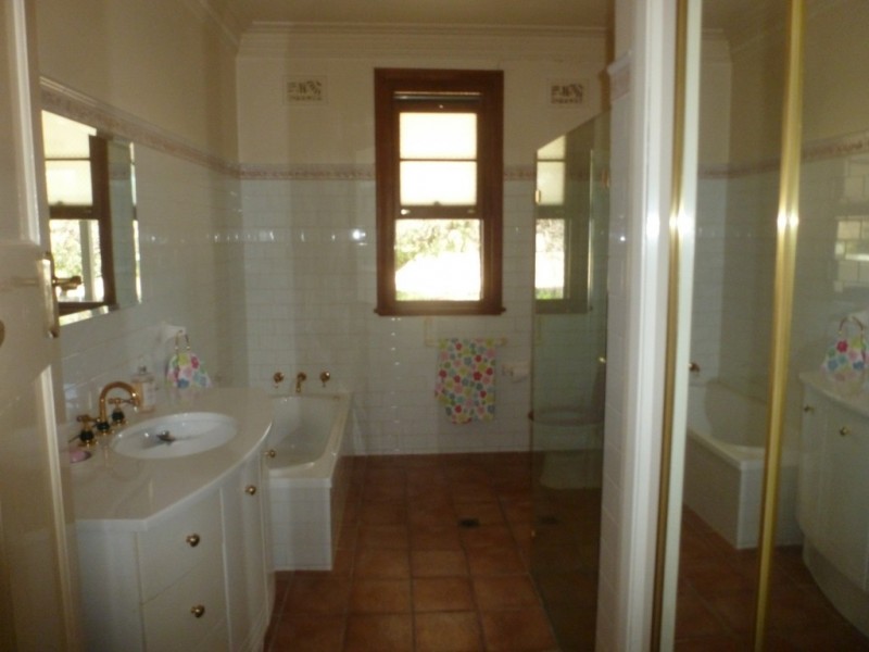 182 HOPEFIELD LANE, Boorowa NSW 2586