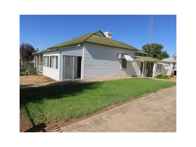 2-4 Willans Street, Narrandera NSW 2700