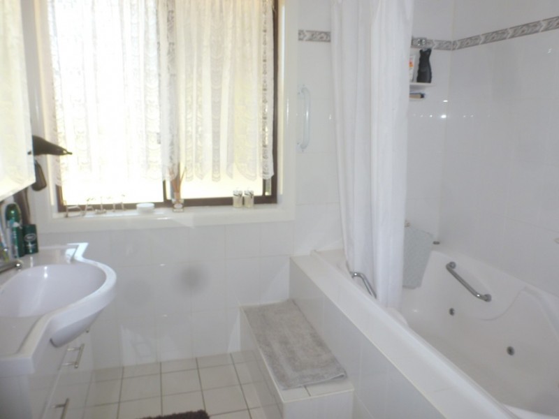 139 LONG STREET, Boorowa NSW 2586