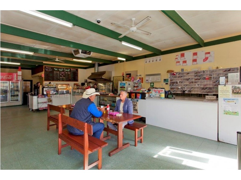 56 Kiewa East Road, Tangambalanga VIC 3691