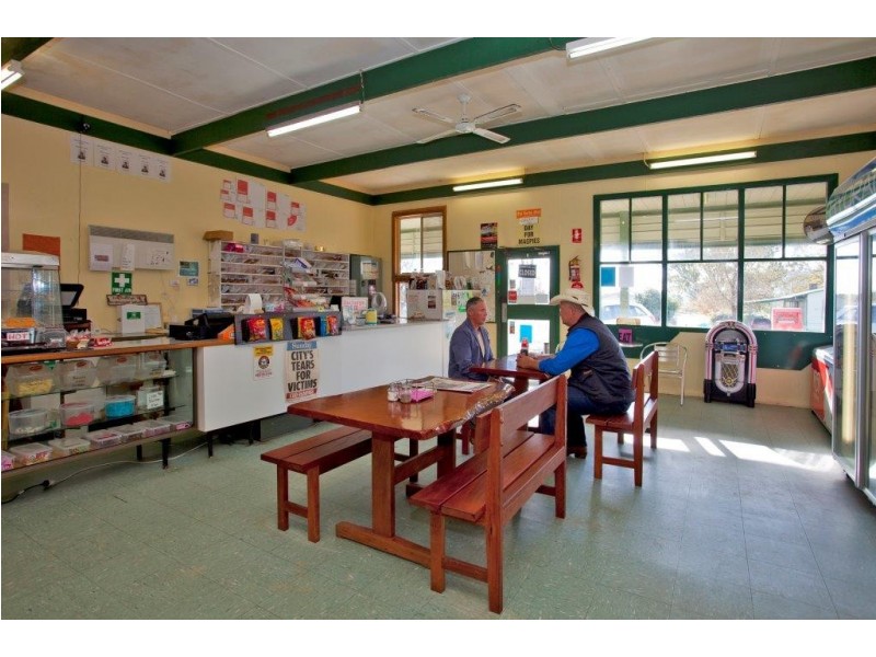 56 Kiewa East Road, Tangambalanga VIC 3691