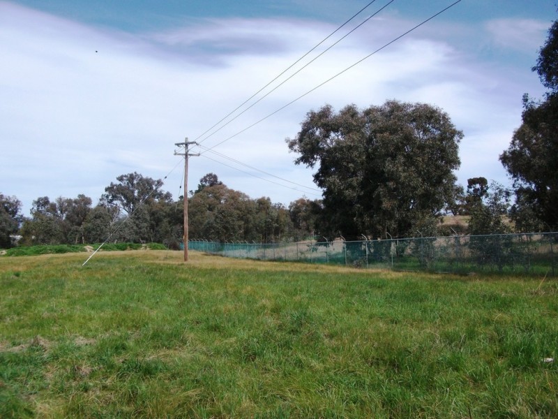 423 Wagga Road, Lavington NSW 2641