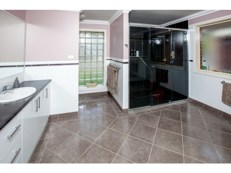 260 Shaw Street, Albury NSW 2640