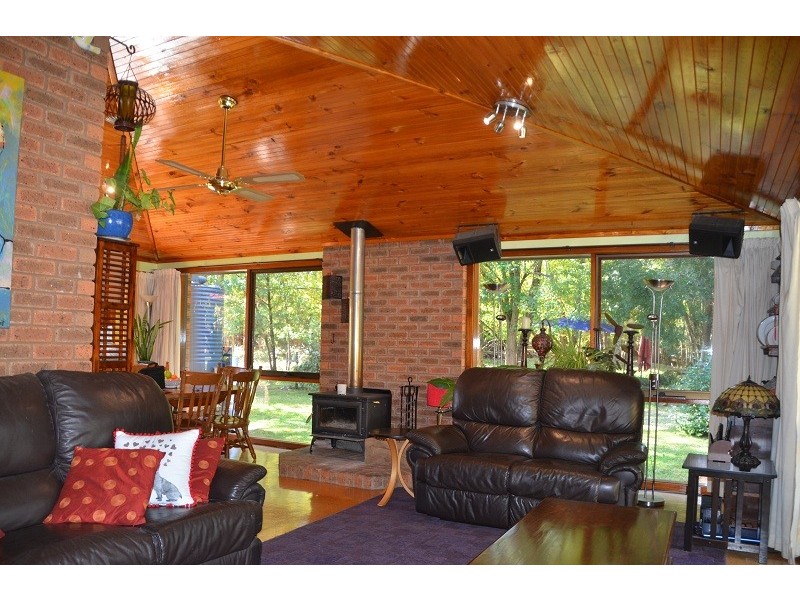 903 Great Alpine Road, Freeburgh VIC 3741