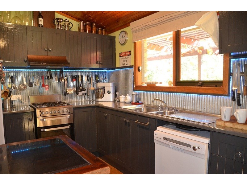 903 Great Alpine Road, Freeburgh VIC 3741